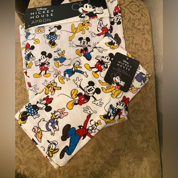 Disney | Other | Nwt Disney Characters Apron Kitchen Towel Set Nwt ...